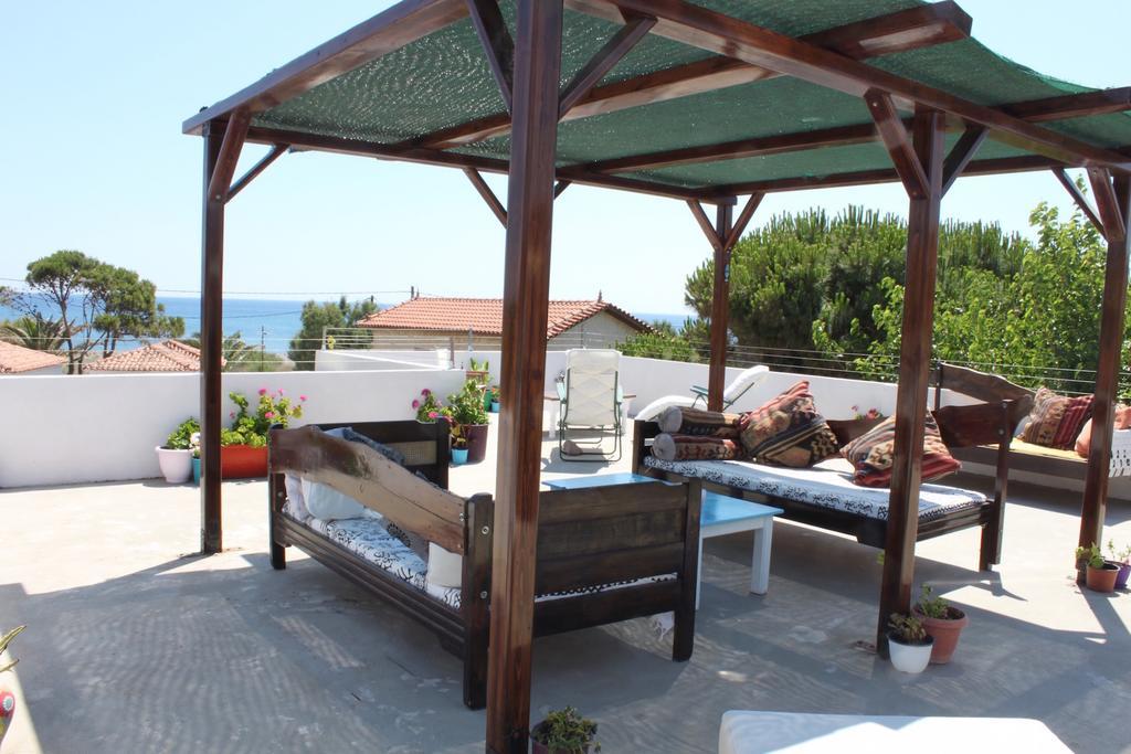 Aumkara Apartment Skala Eresou Bagian luar foto